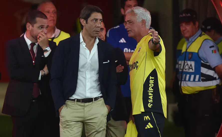 与穆里尼奥, 欧冠首战里 与穆里尼奥, 欧冠首战里